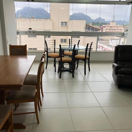 גוארפארי Alto Padrao - Apartamento De 3 Quartos Na Badalada Praia Do Morro A Poucos Passos Da Areia - Elevador -Wi-Fi מראה חיצוני תמונה